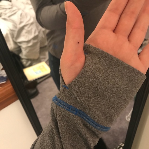 LAST CHANCE - A&F Activewear - Hooded Sweater - Picture 4 of 5